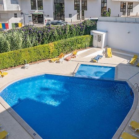 Garden Hill Apartment อัลบูเฟรา ภายนอก รูปภาพ